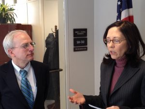 Charles “Max” Moehs discusses climate change with Sen. Maria Cantwell (WA)