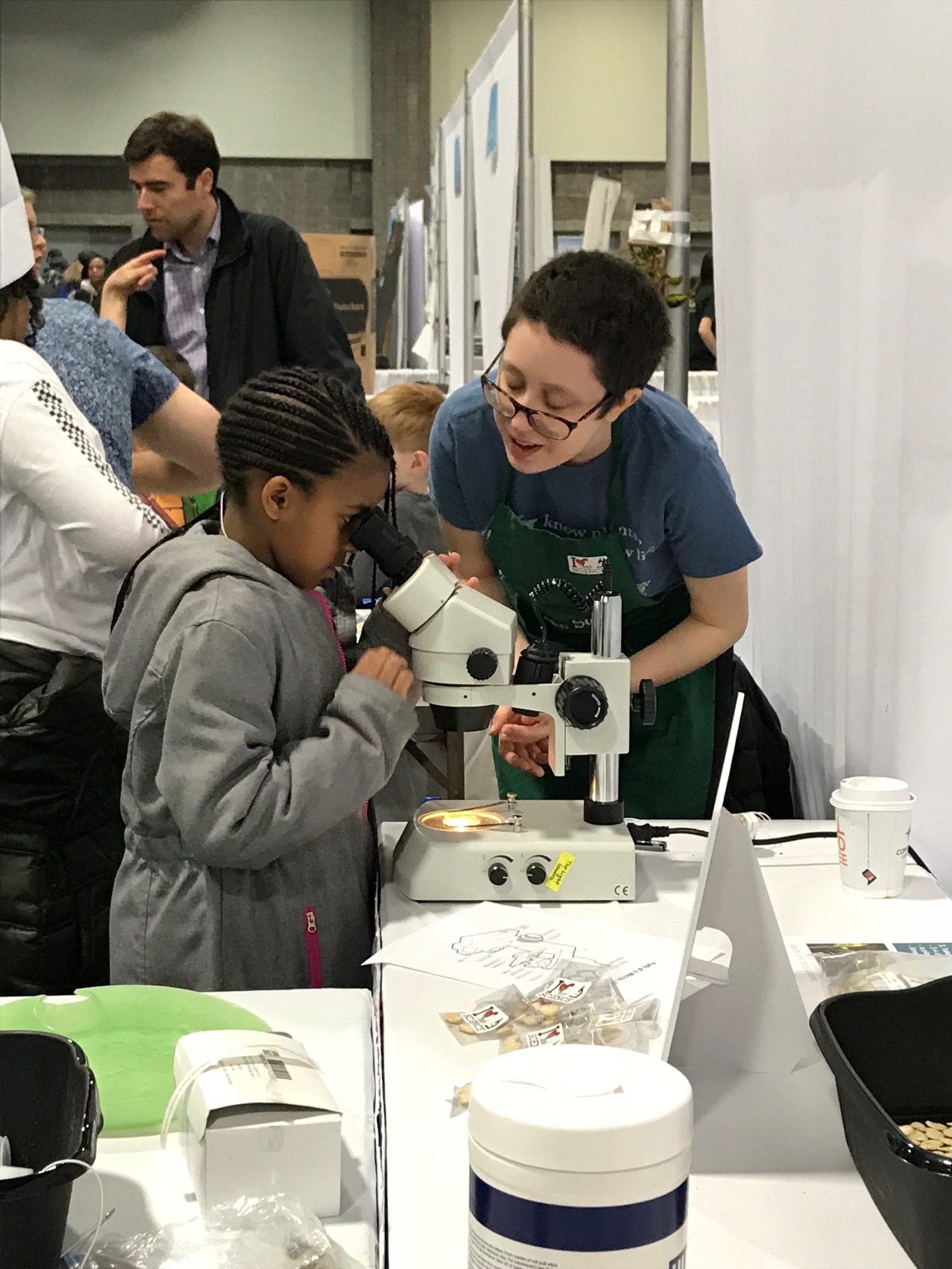 ASPB Education & Outreach Booth Takes Visitors into the World of Plants